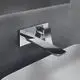 Wandarmatur für Waschbecken in Chromaufmachung, mit eckiger Rosette und seitlichem Auslauf, hergestellt von Ideal Standard.